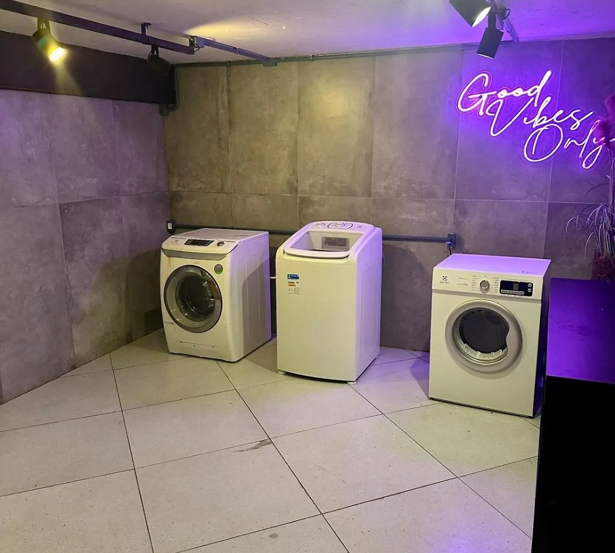 Studio 401 - 3 Min Da Santa Casa Com Garagem Porto Alegre Apartment